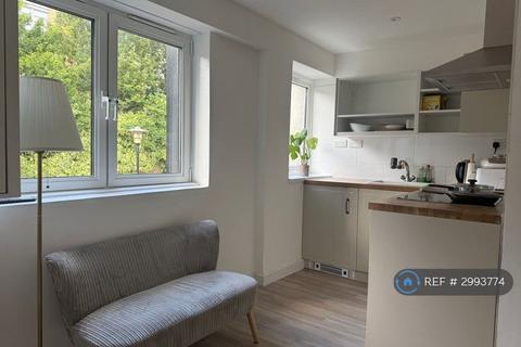 4 bedroom flat to rent, Canary Wharf, London, E14