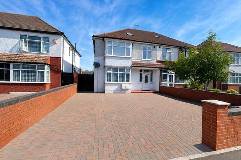 undefined, Bath Road, Greater London TW3