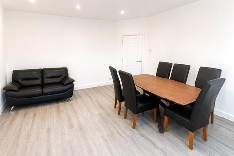 undefined, Bath Road, Greater London TW3
