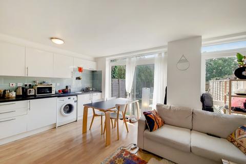 4 bedroom terraced house to rent, Adolphus Street, London, SE8