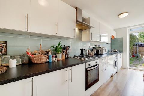 4 bedroom terraced house to rent, Adolphus Street, London, SE8