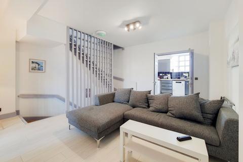 6 bedroom terraced house to rent, Rope Street, London, SE16