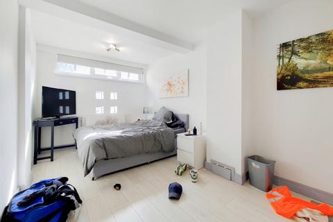 6 bedroom terraced house to rent, Rope Street, London, SE16