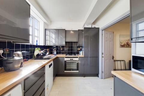 6 bedroom terraced house to rent, Rope Street, London, SE16
