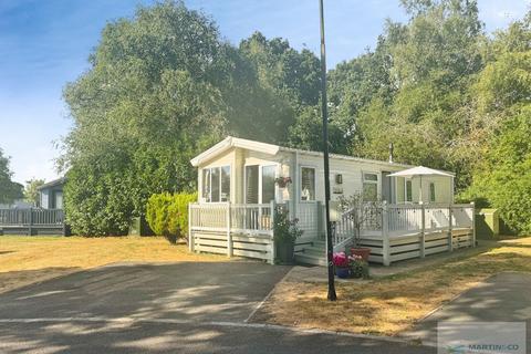 2 bedroom mobile home for sale, Quince, Oakdene Holiday Park