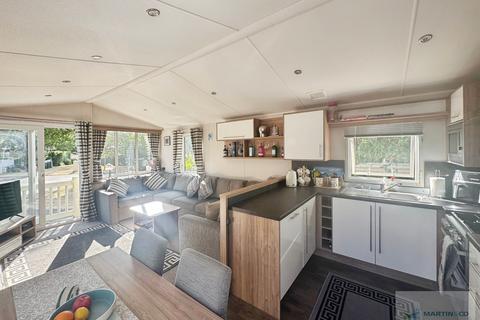 2 bedroom mobile home for sale, Quince, Oakdene Holiday Park