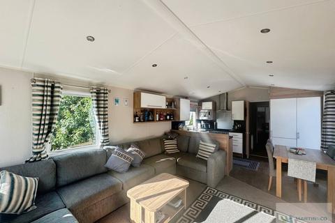 2 bedroom mobile home for sale, Quince, Oakdene Holiday Park