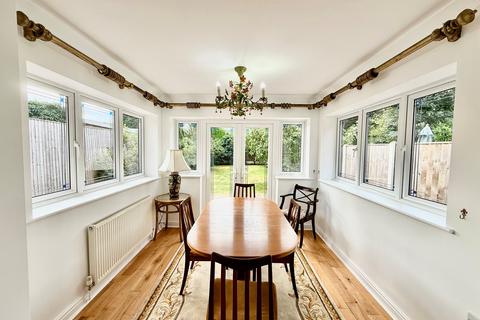3 bedroom detached bungalow to rent, Reeders Croft, Nottingham, NG9