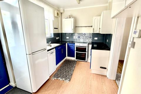 2 bedroom house to rent, Villiers Close, Sheffield, S2