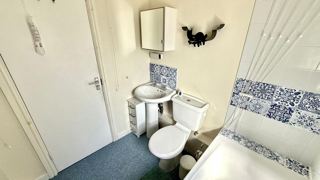 House in Sheffield, South Yorkshire - View 3
