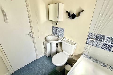 2 bedroom house to rent, Villiers Close, Sheffield, S2