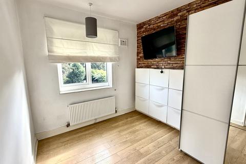 2 bedroom house to rent, Villiers Close, Sheffield, S2
