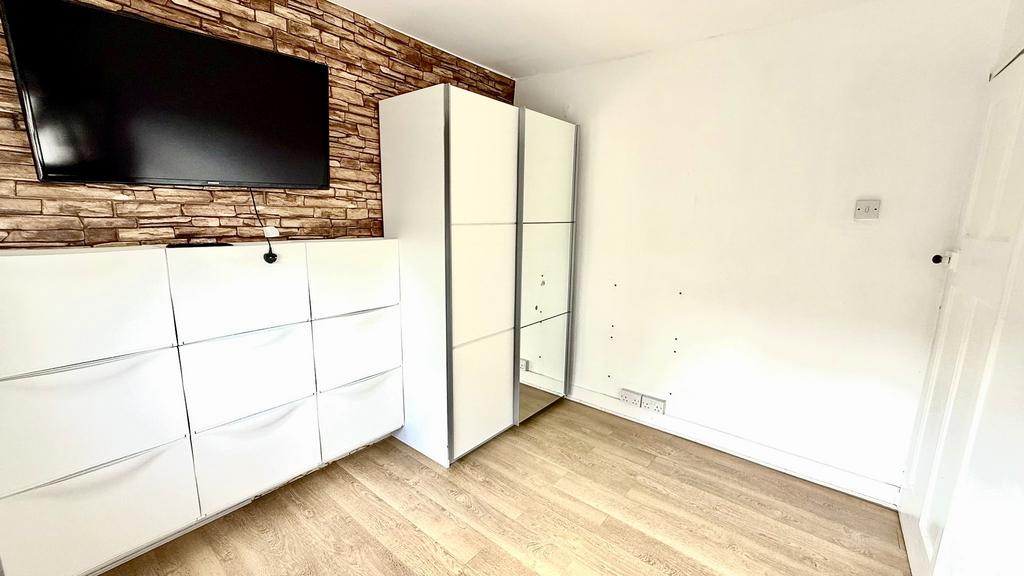 House in Sheffield, South Yorkshire - More