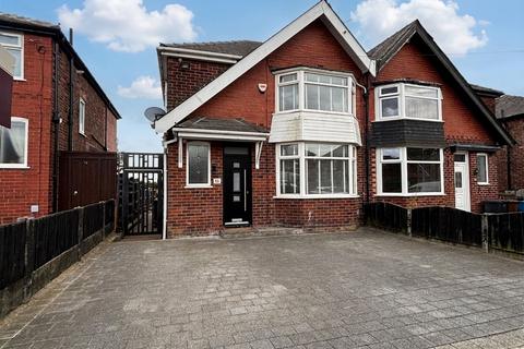 3 bedroom semi-detached house to rent, Sunningdale Drive, Salford M6