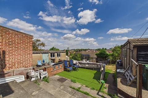 3 bedroom semi-detached house for sale, Richard Road, Broom