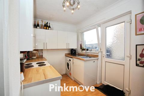 2 bedroom ground floor flat for sale, Hendre Farm Drive, Newport NP19
