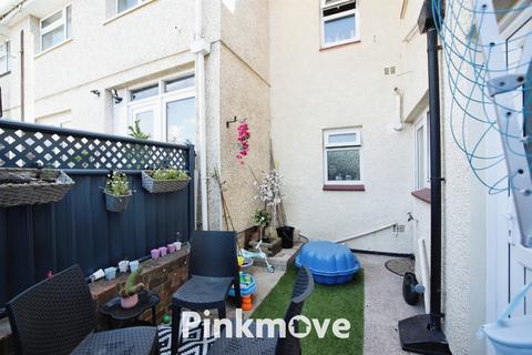 2 bedroom ground floor flat for sale, Hendre Farm Drive, Newport NP19