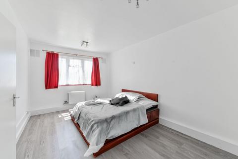 2 bedroom flat to rent, Empire House, N18, Edmonton, London, N18