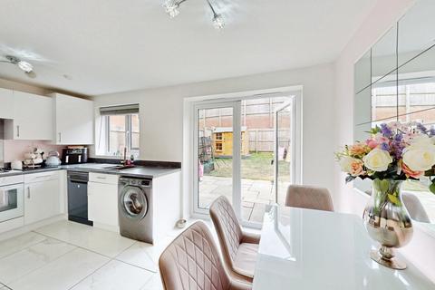 3 bedroom end of terrace house for sale, Newent Road, Cheltenham