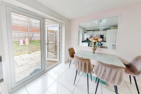 3 bedroom end of terrace house for sale, Newent Road, Cheltenham