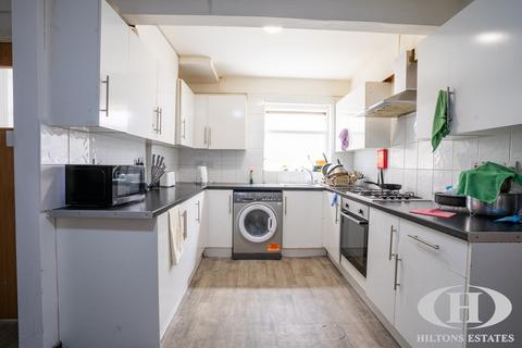 1 bedroom in a house share to rent, Berkeley Avenue, Hounslow
