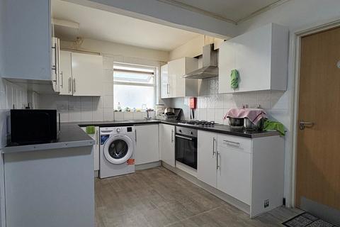 1 bedroom in a house share to rent, Berkeley Avenue, Hounslow