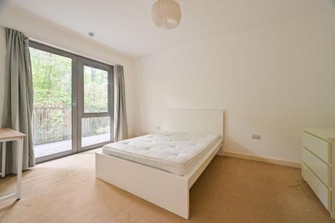 417 Wick Lane, London E3