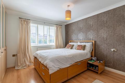4 bedroom detached house for sale, Allens Mead, Gravesend, Kent, DA12 2JB