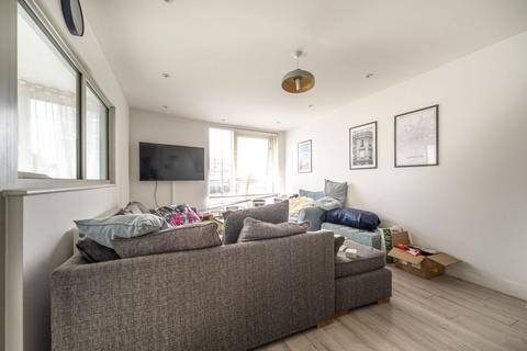 2 bedroom flat to rent, New Willow House, Stratford, London, E13