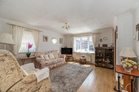 3 bedroom semi-detached house for sale, Kingfisher Court, Hilsea, Portsmouth