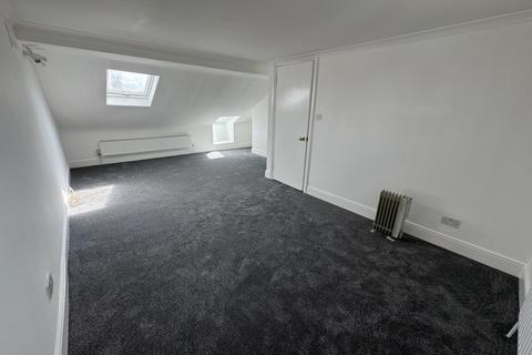 2 bedroom flat to rent, Kingston Road, Ilford IG1