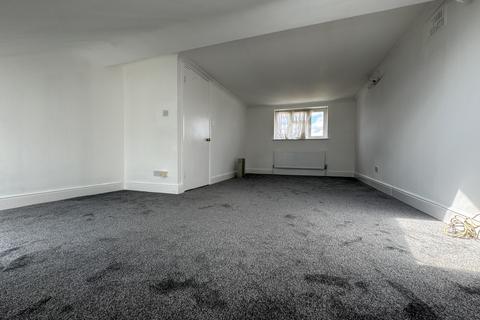 2 bedroom flat to rent, Kingston Road, Ilford IG1