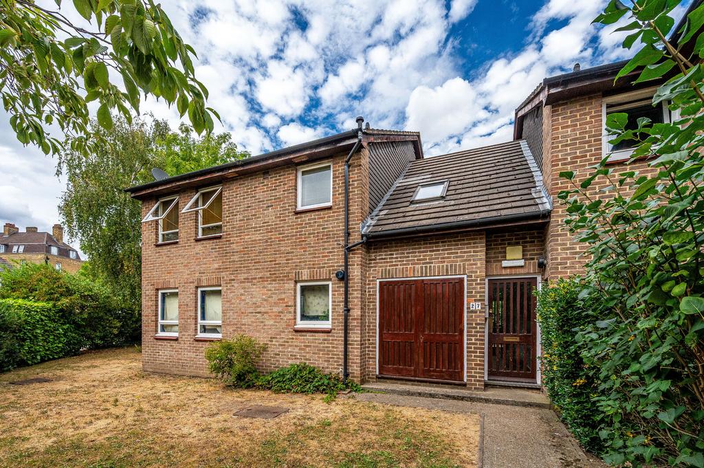 Detached house exterior, garage