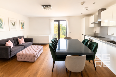 2 bedroom terraced house to rent, Arrandene House, London NW7