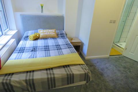 Studio to rent, Alexandra Road, Torquay