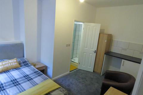 Studio to rent, Alexandra Road, Torquay