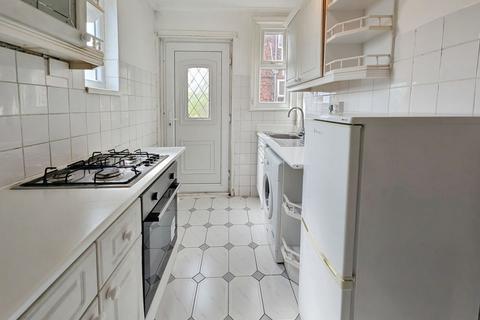 2 bedroom ground floor flat for sale, Wingrove Avenue, Newcastle Upon Tyne NE4