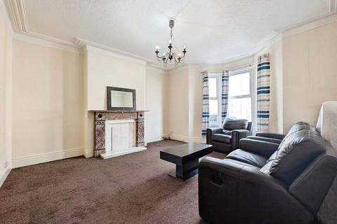 2 bedroom ground floor flat for sale, Wingrove Avenue, Newcastle Upon Tyne NE4