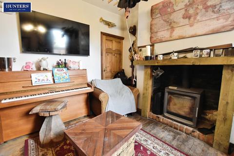 2 bedroom terraced house for sale, North Parade, Scunthorpe