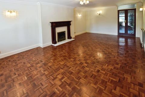 4 bedroom detached house to rent, Park Avenue, Bedford