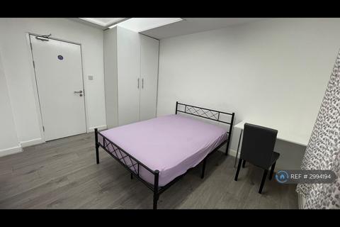 1 bedroom in a house share to rent, Slough, Slough, SL1