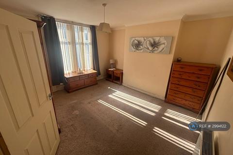 2 bedroom flat to rent, Dacre St, South Shields, NE33