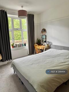 2 bedroom flat to rent, Windsor Court, London, SW4