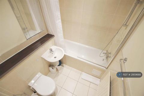 2 bedroom flat to rent, Horseshoe Drive, Uxbridge, UB8