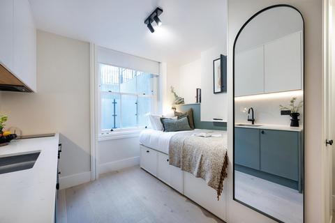Studio to rent, Kensington Gardens Square, 32-33, London W2