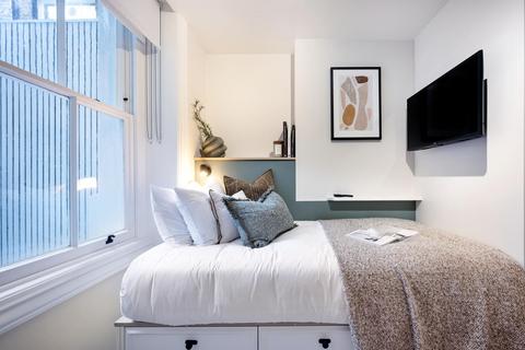 Studio to rent, Kensington Gardens Square, 32-33, London W2