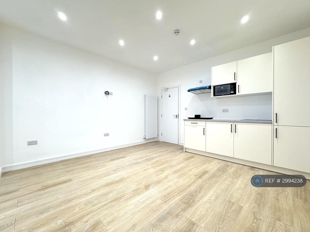 Apartment in Harrow - View 2