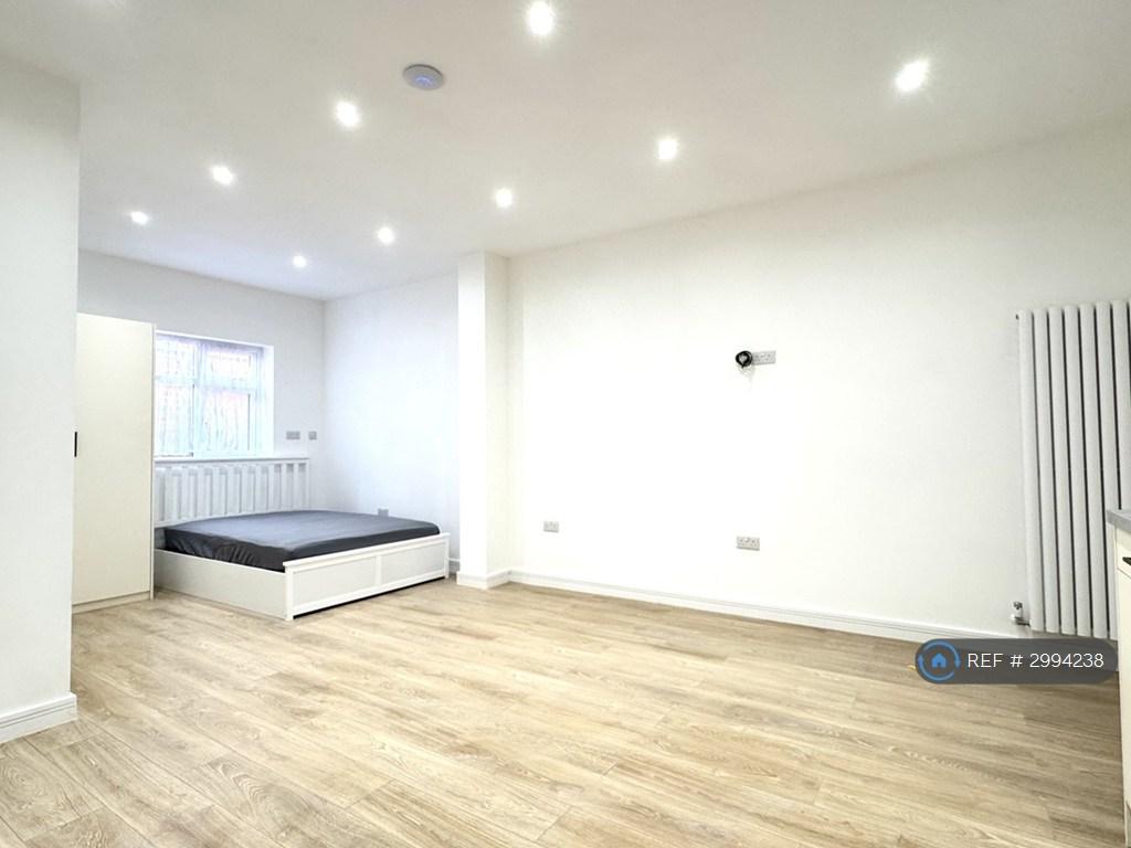 Apartment in Harrow - View 3
