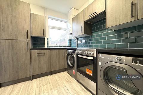 3 bedroom semi-detached house to rent, Newcastle Street, Crewe, CW1