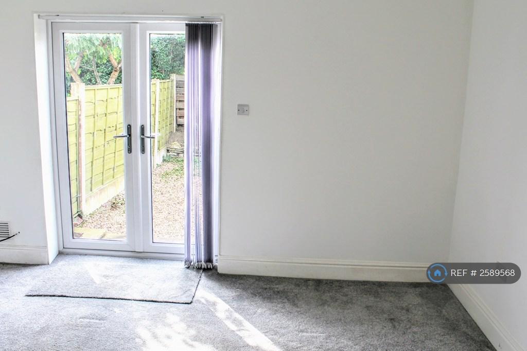House in Leeds, Lower Mickletown - View 3